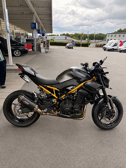 Kawasaki Z900 3 of 4