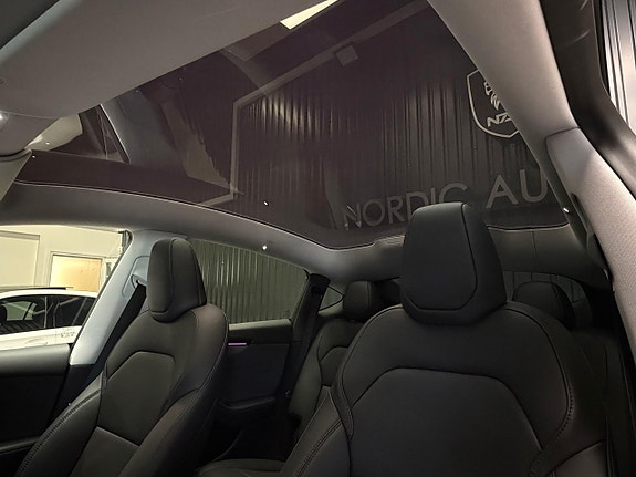 Tesla Model Y 14 of 25