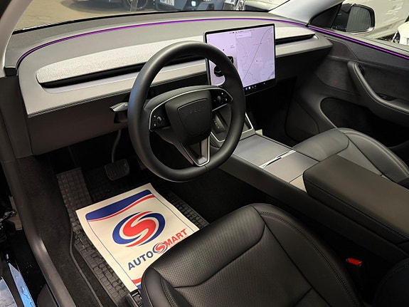 Tesla Model Y 12 of 25