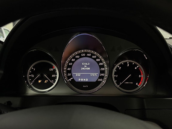 Mercedes-Benz C200 16 of 20
