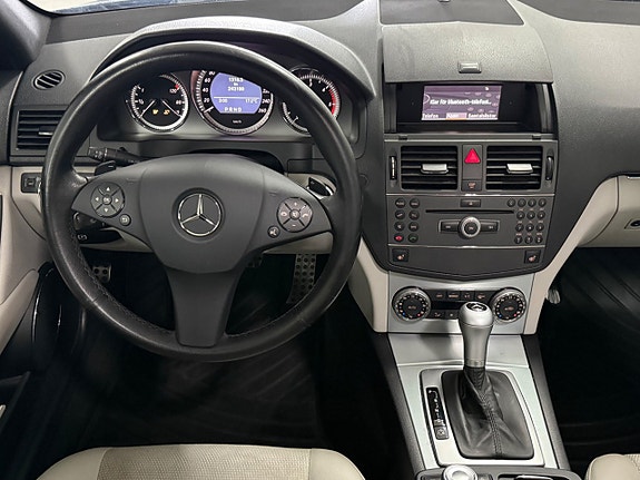 Mercedes-Benz C200 13 of 20
