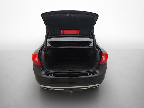 Volvo S60 Cross Country 9 of 28