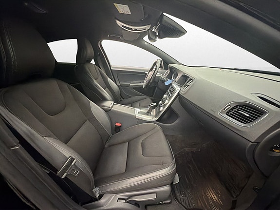Volvo S60 Cross Country 10 of 28