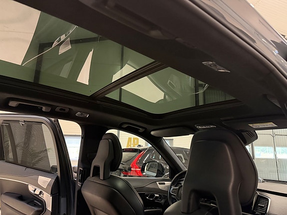 Volvo XC90 16 of 26