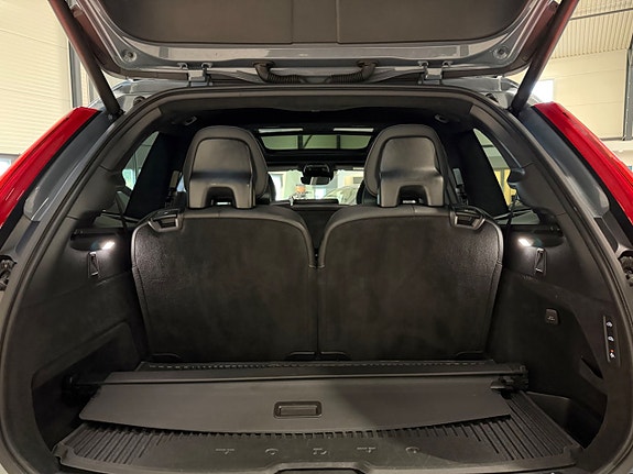 Volvo XC90 18 of 26
