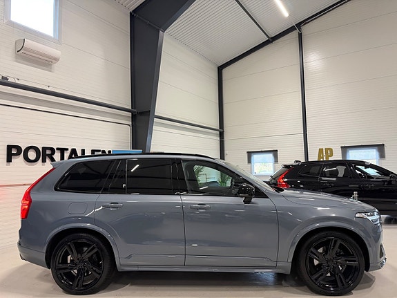 Volvo XC90 8 of 26