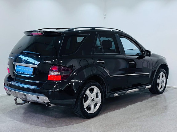 Mercedes-Benz ML320 18 of 18