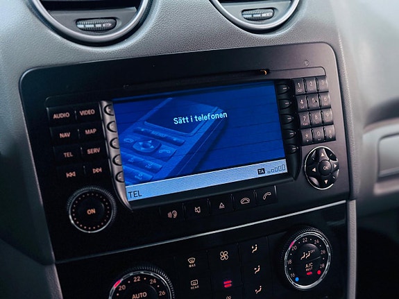 Mercedes-Benz ML320 13 of 18