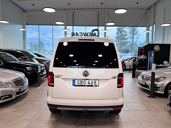 Volkswagen Caddy Alltrack 5 of 15