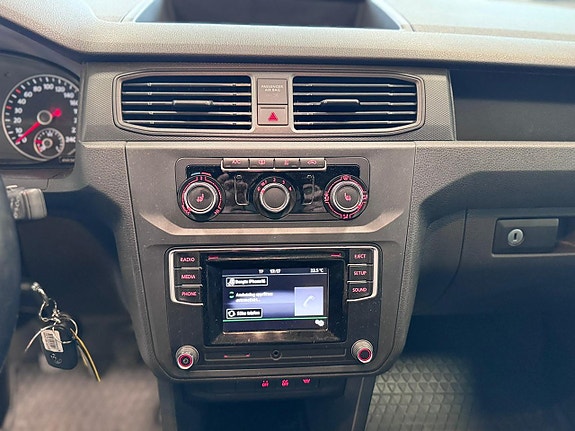 Volkswagen Caddy Alltrack 11 of 15