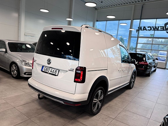 Volkswagen Caddy Alltrack 6 of 15