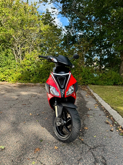 Aprilia SR50R 5 of 6