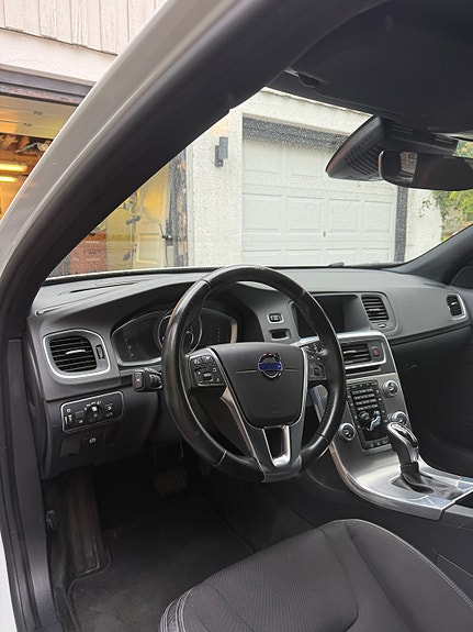 Volvo V60 Cross Country 8 of 19