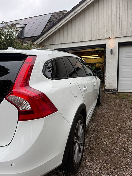 Volvo V60 Cross Country 5 of 19