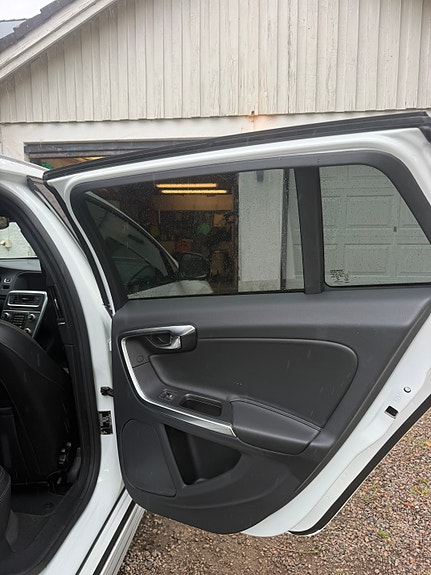 Volvo V60 Cross Country 14 of 19