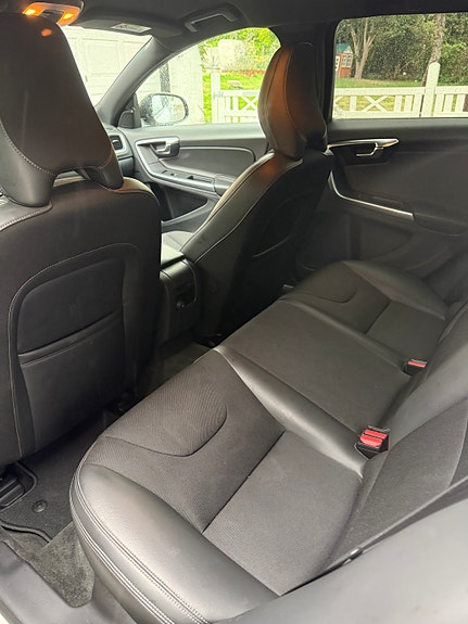 Volvo V60 Cross Country 11 of 19