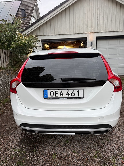 Volvo V60 Cross Country 4 of 19