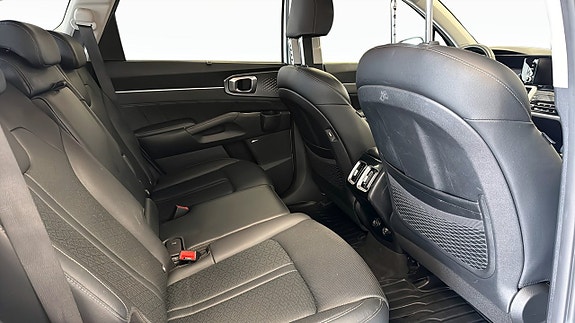 Kia Sorento 5 of 12