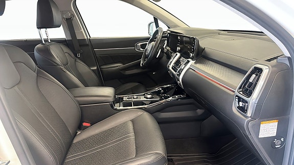 Kia Sorento 3 of 12