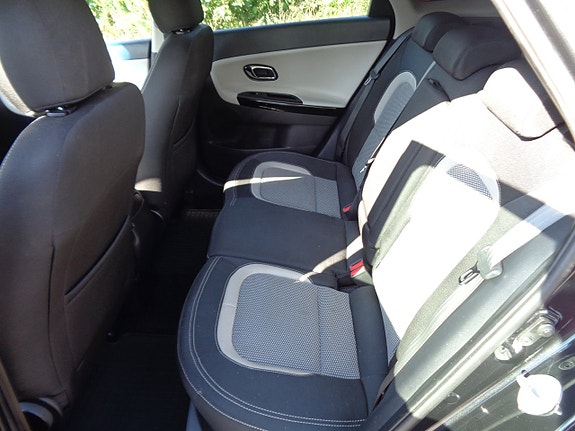 Kia Ceed 13 of 19