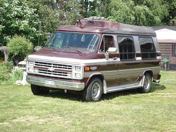 Chevrolet G20 2 of 3