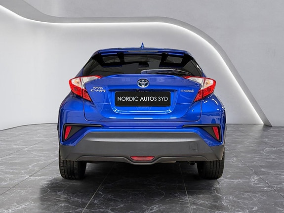 Toyota C-HR 5 of 23