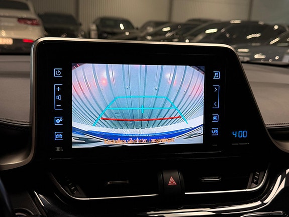 Toyota C-HR 19 of 23