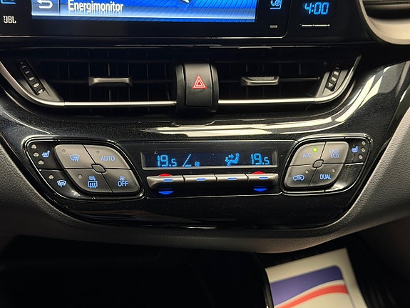 Toyota C-HR 17 of 23