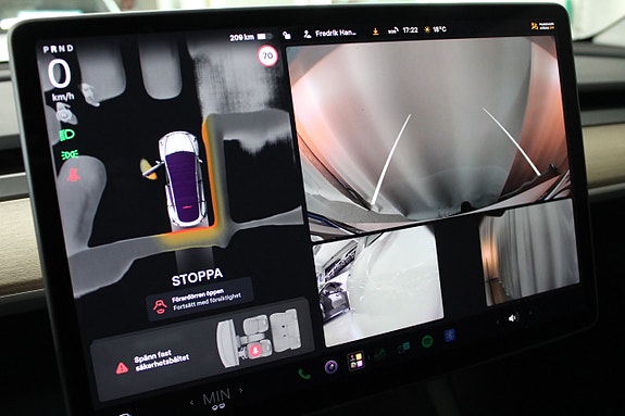 Tesla Model Y 24 of 27