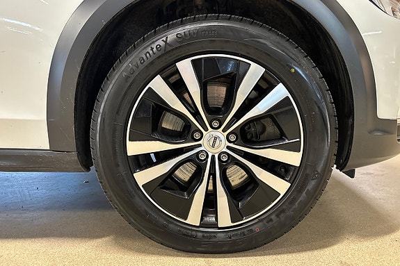 Volvo V90 Cross Country 10 of 26