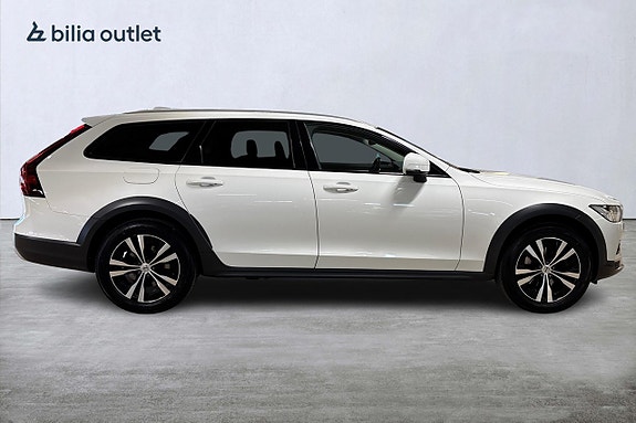 Volvo V90 Cross Country 5 of 26