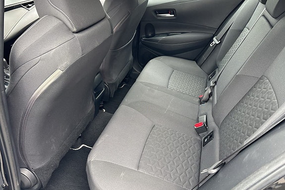 Toyota Corolla 8 of 11