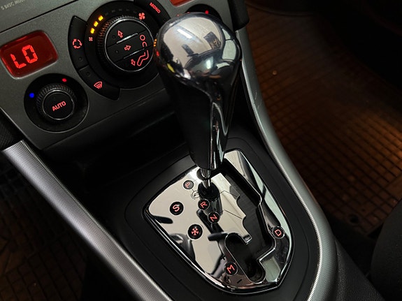 Peugeot 308 10 of 16