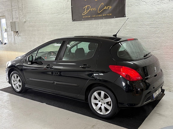 Peugeot 308 4 of 16
