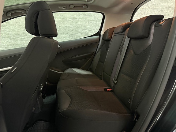 Peugeot 308 15 of 16