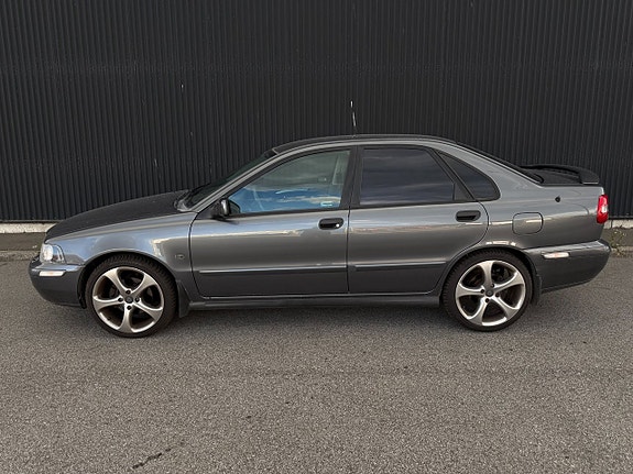 Volvo S40 2 of 8