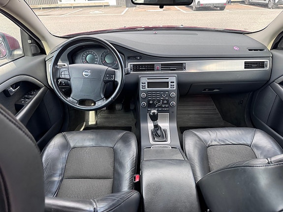 Volvo V70 6 of 7