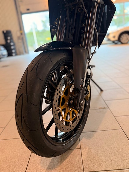 KTM DUKE 640Lc4 black edition 10 of 11