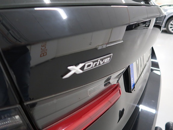BMW 330e 15 of 30