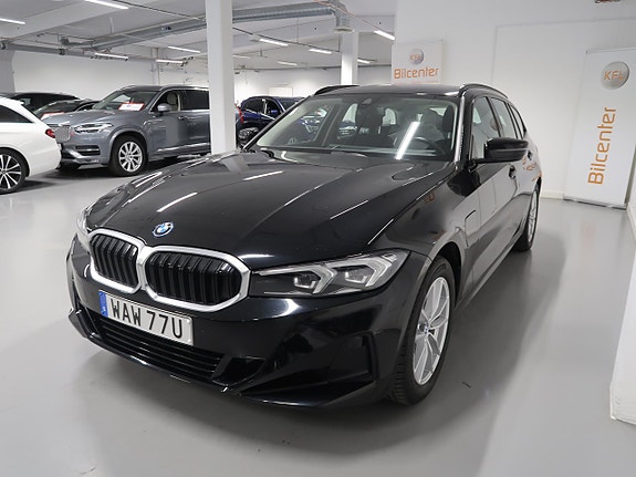 BMW 330e 9 of 30