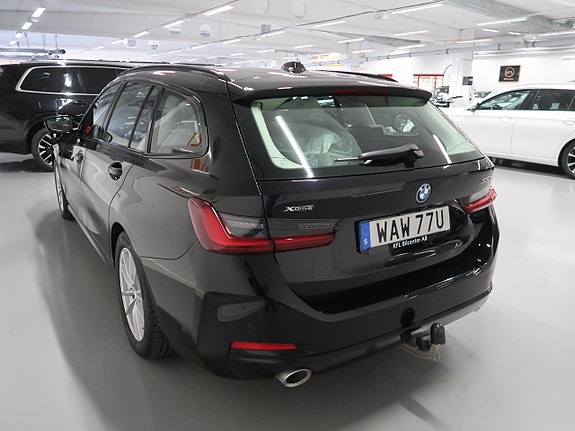 BMW 330e 8 of 30
