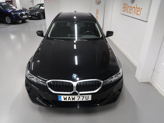 BMW 330e 11 of 30