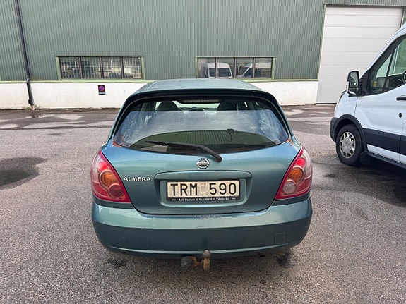 Nissan Almera 5 of 9