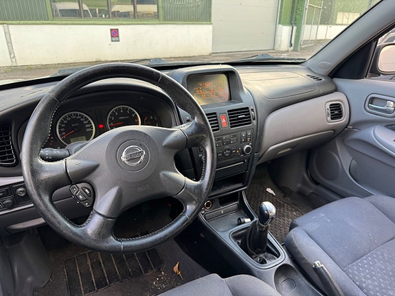 Nissan Almera 8 of 9