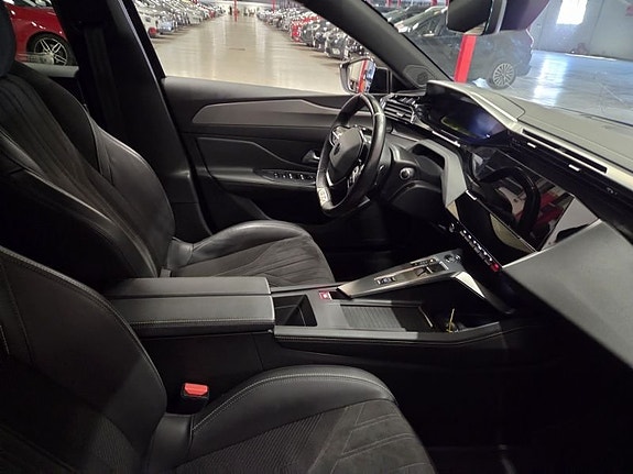 Peugeot 308 4 of 10