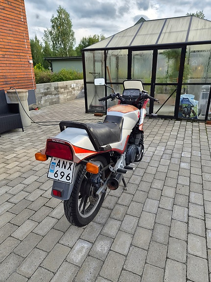Suzuki GSX 550 ES 2 of 6