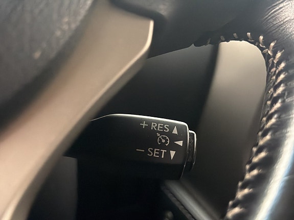 Lexus NX300h 26 of 30