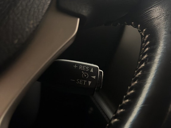 Lexus NX300h 24 of 30