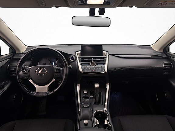 Lexus NX300h 12 of 30