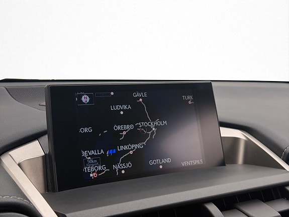 Lexus NX300h 20 of 30